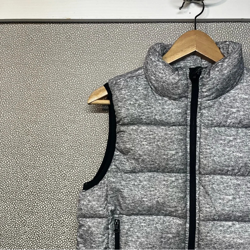 L (10) GAP Kids Puffer Vest